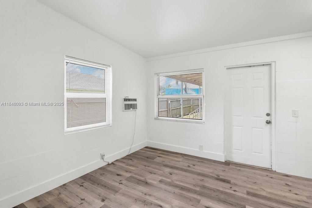 Ver detalles / 4242 sq. ft. $ 2025-07-28 0 foto