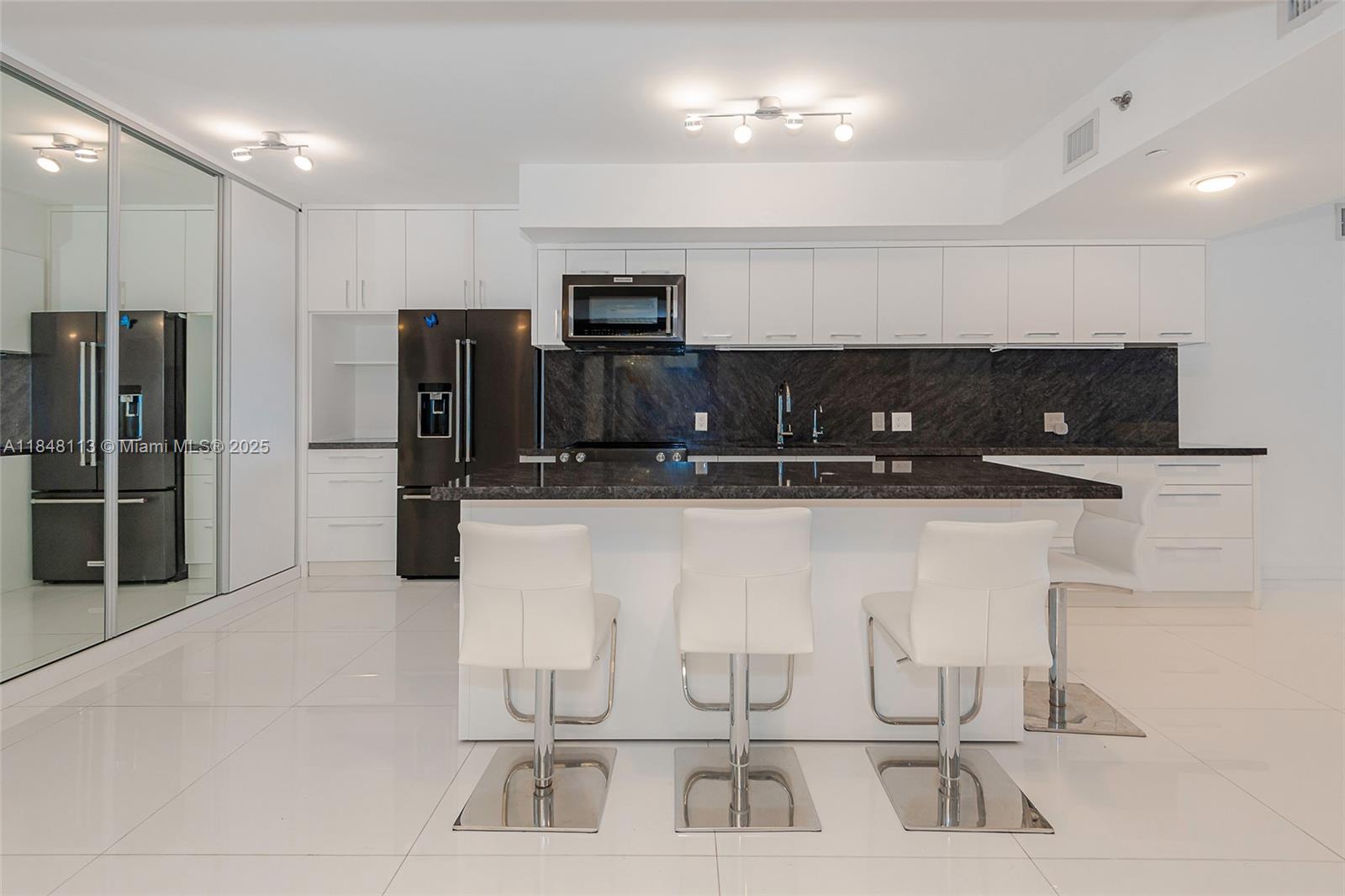 See details 2702 3 / 3 1841 sq. ft. $ 2025-07-28 0 Photo