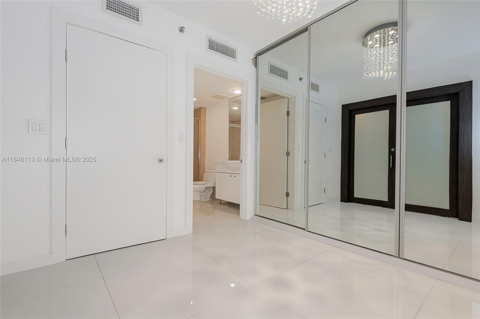 See details 2702 3 / 3 1841 sq. ft. $ 2025-07-28 0 Photo