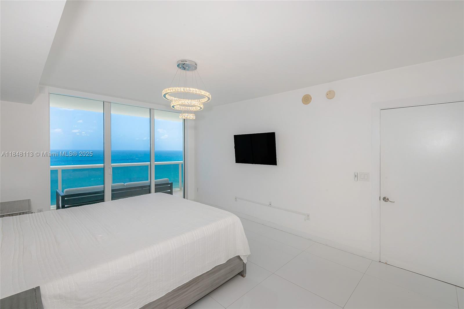 See details 2702 3 / 3 1841 sq. ft. $ 2025-07-28 0 Photo