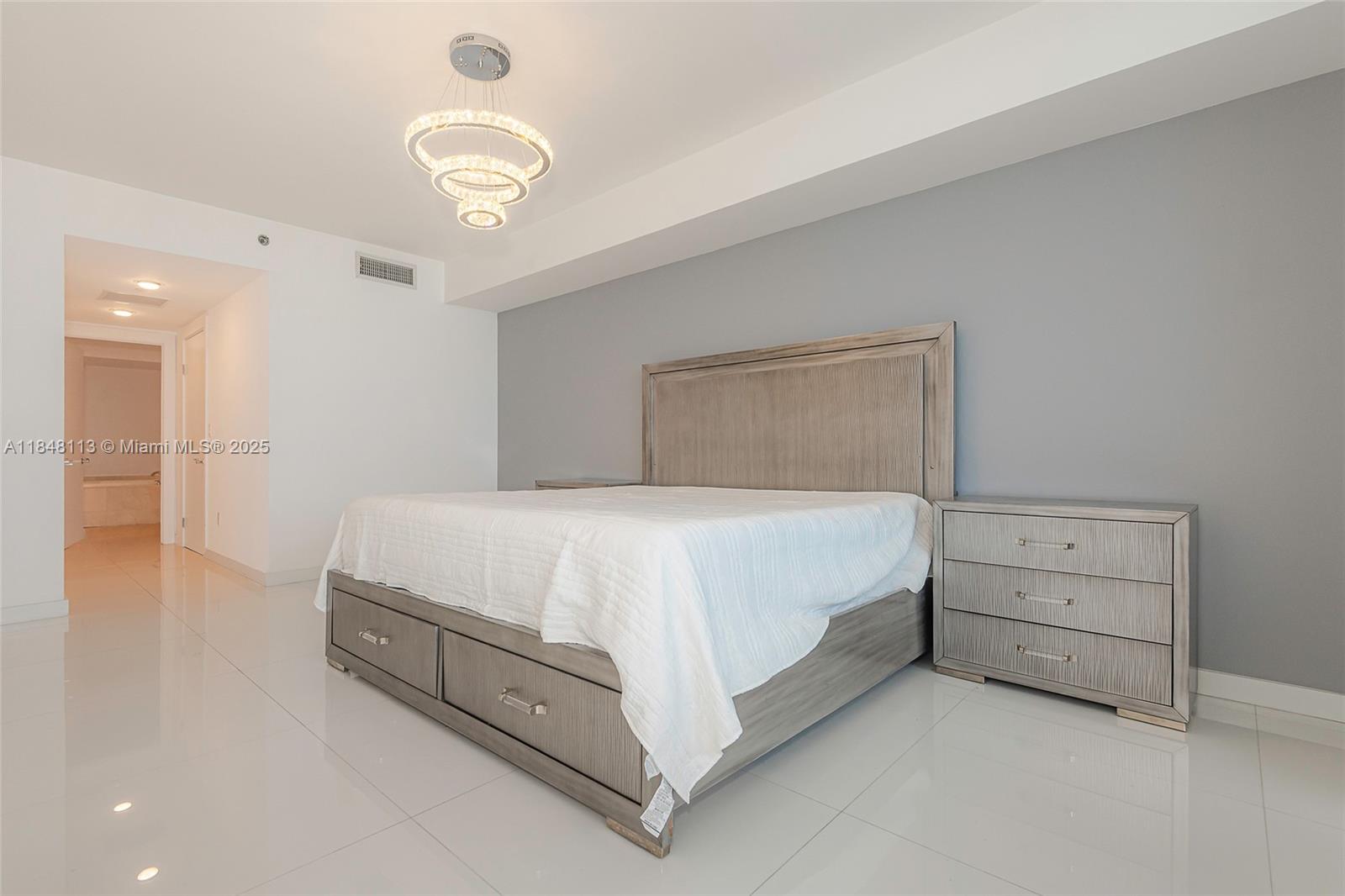 See details 2702 3 / 3 1841 sq. ft. $ 2025-07-28 0 Photo