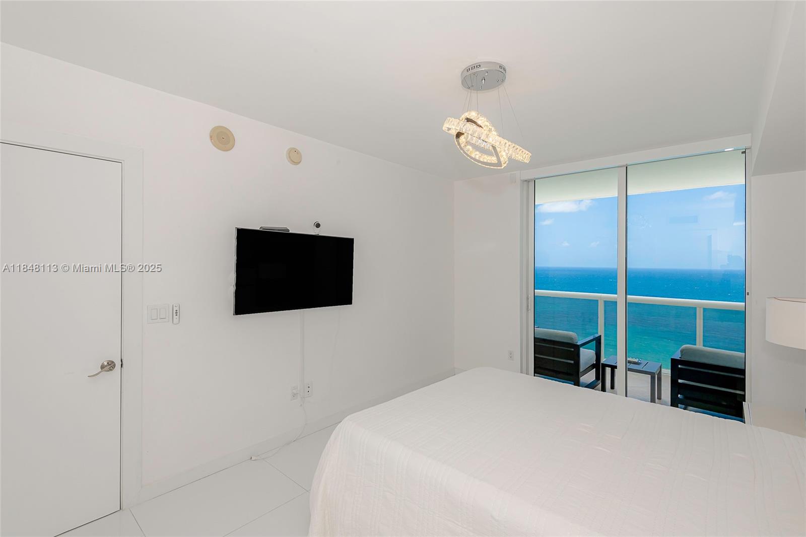See details 2702 3 / 3 1841 sq. ft. $ 2025-07-28 0 Photo