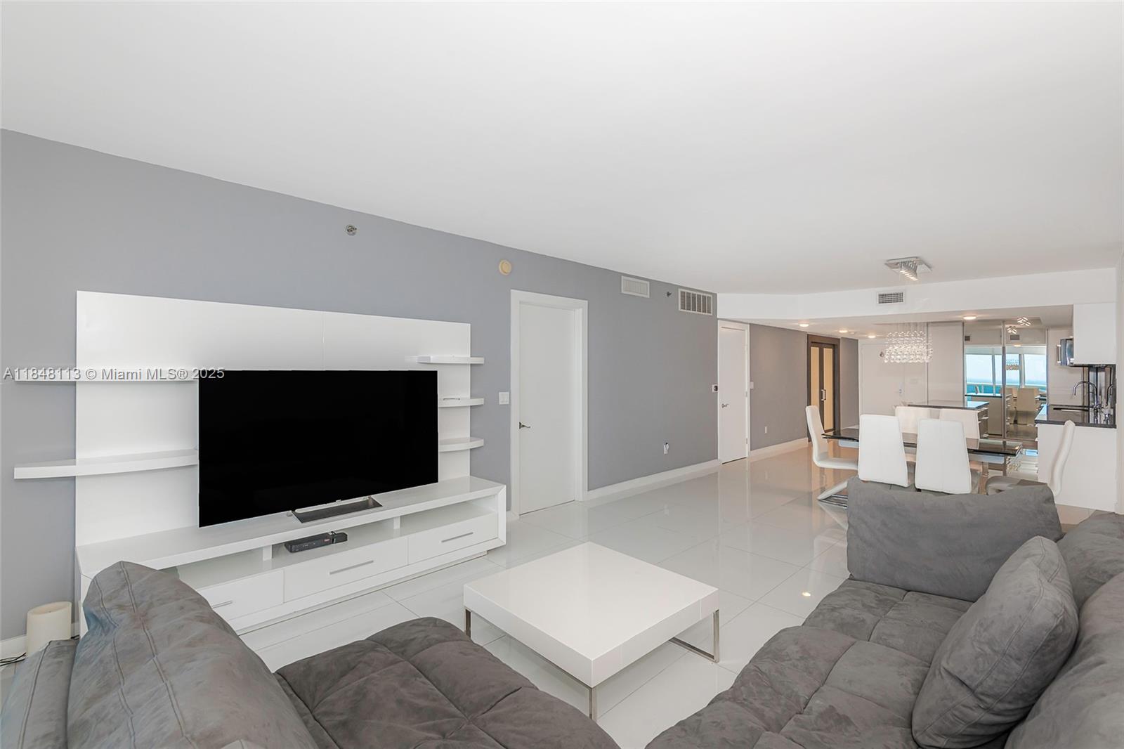 See details 2702 3 / 3 1841 sq. ft. $ 2025-07-28 0 Photo