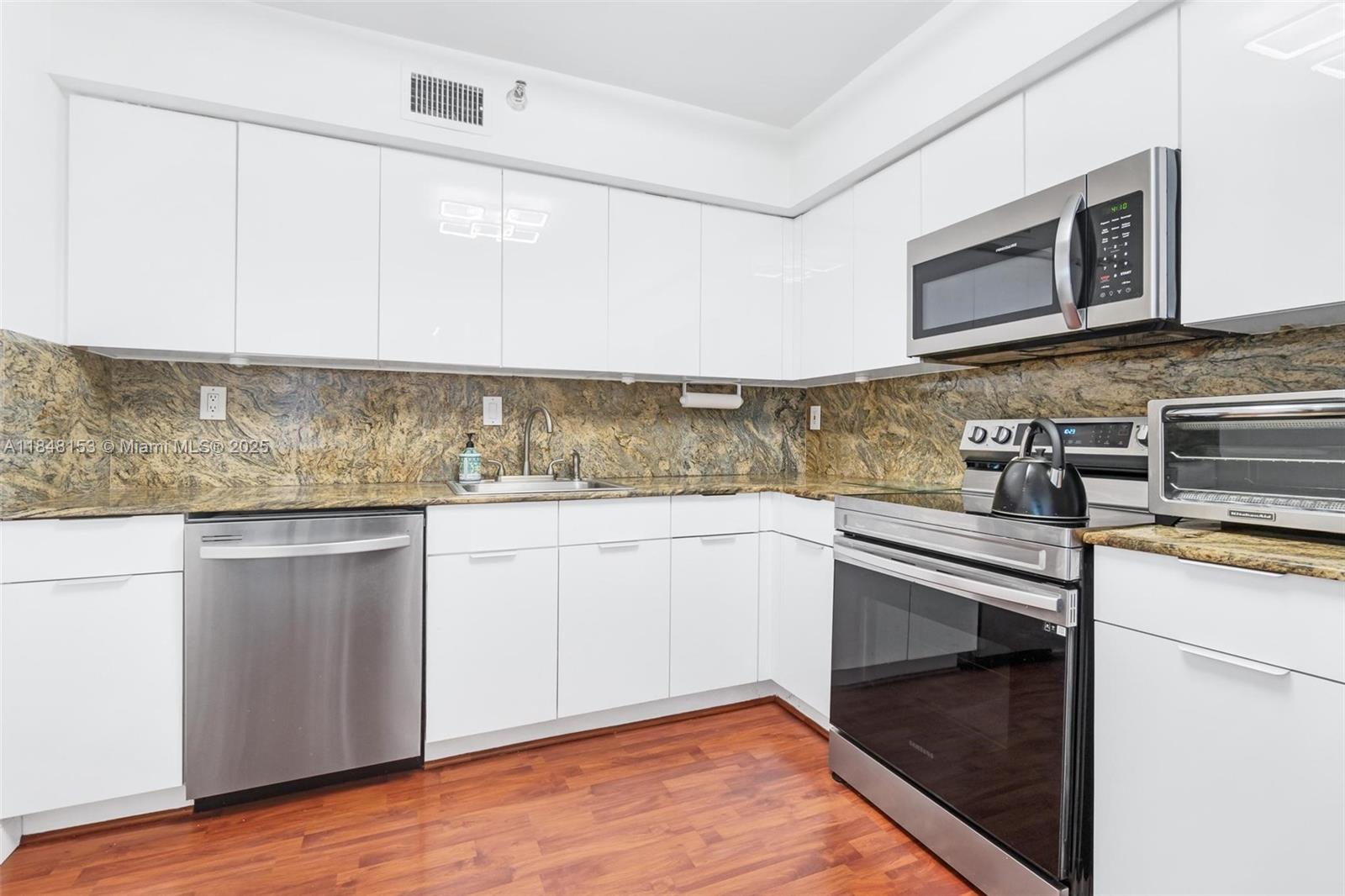 Photo of 3530 Mystic Pointe Dr  #3107, Aventura, Florida, 33180 - 