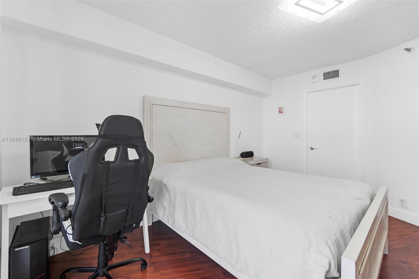 Photo of 3530 Mystic Pointe Dr  #3107, Aventura, Florida, 33180 - 