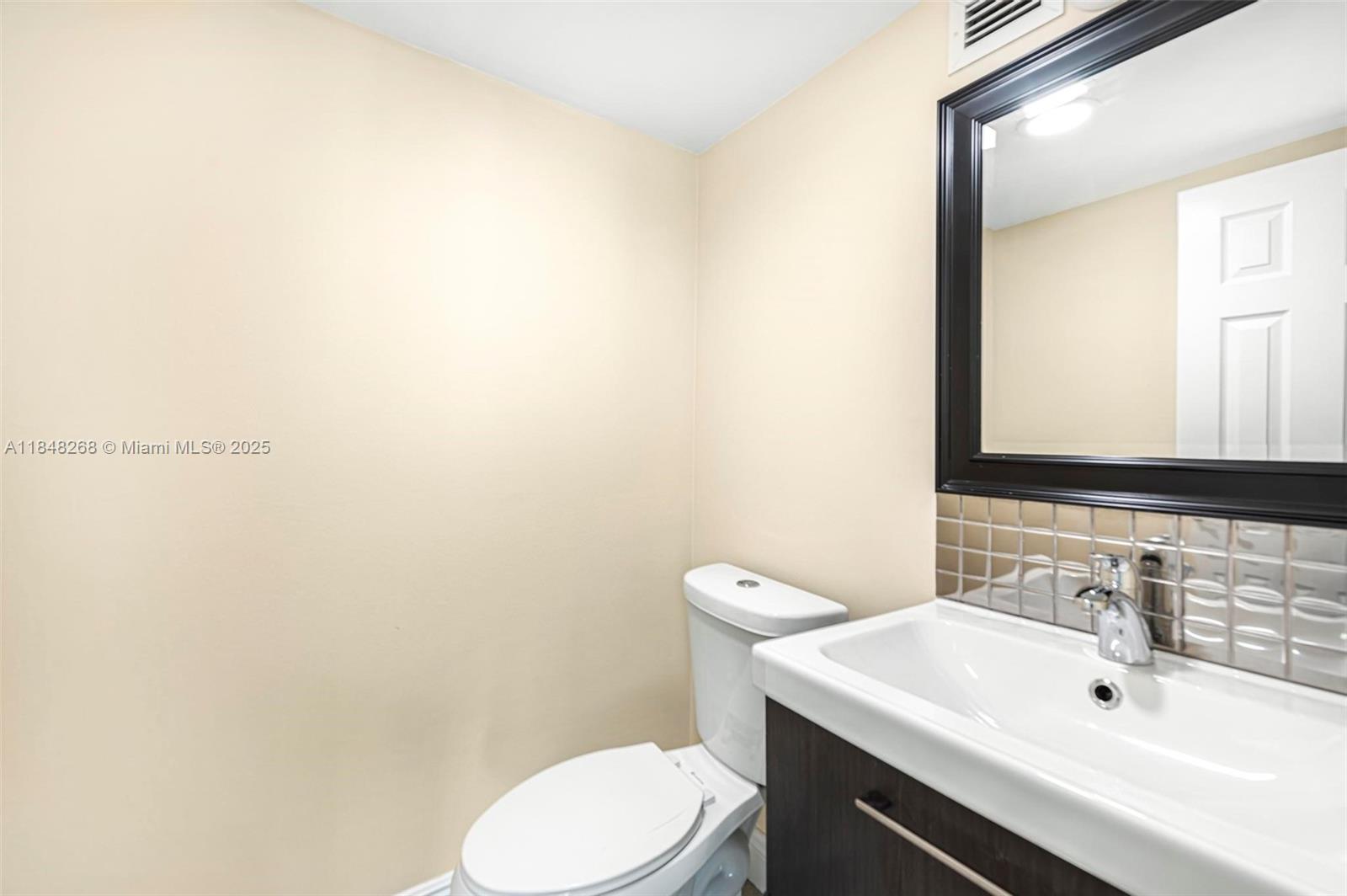 Photo of 501 Three Islands Blvd  #519, Hallandale Beach, Florida, 33009 - 