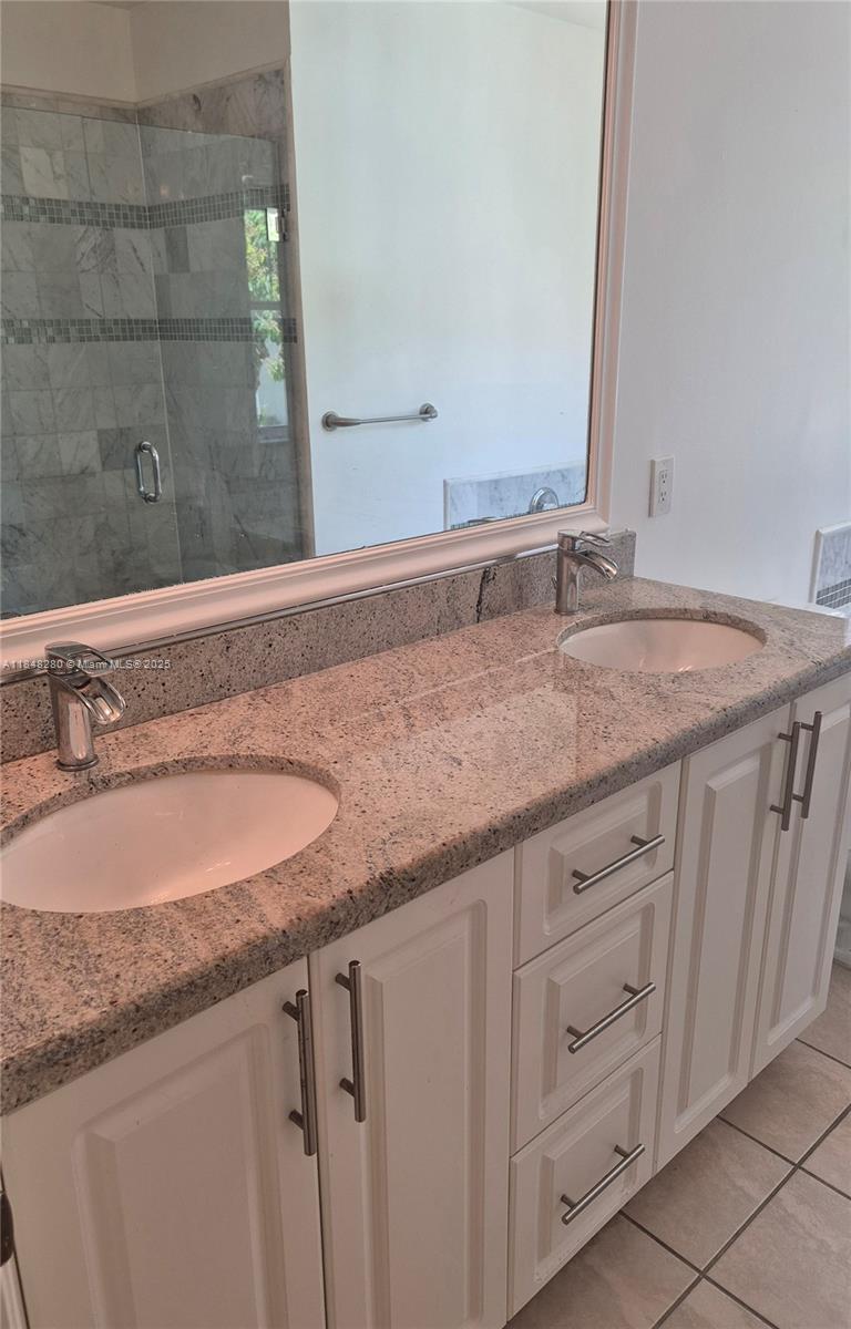 Photo of 1810 Sweetbay Way  (1810), Hollywood, Florida, 33019 - 