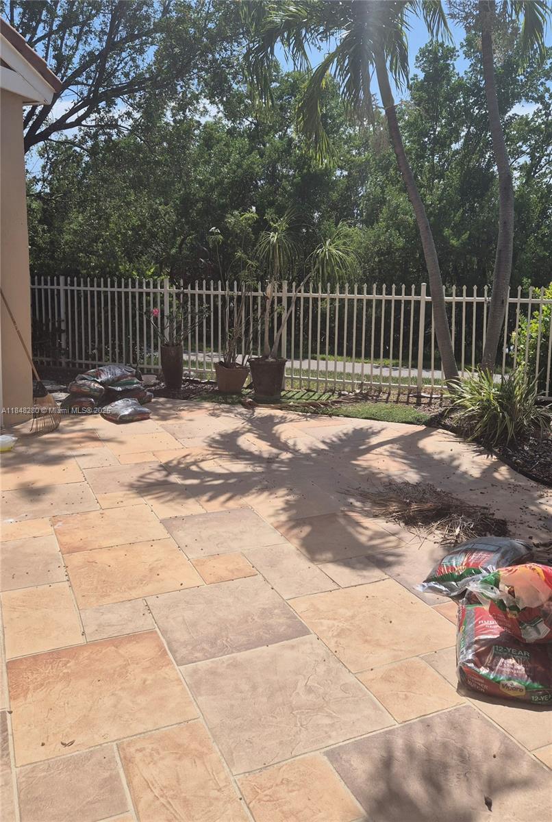 Photo of 1810 Sweetbay Way  (1810), Hollywood, Florida, 33019 - 