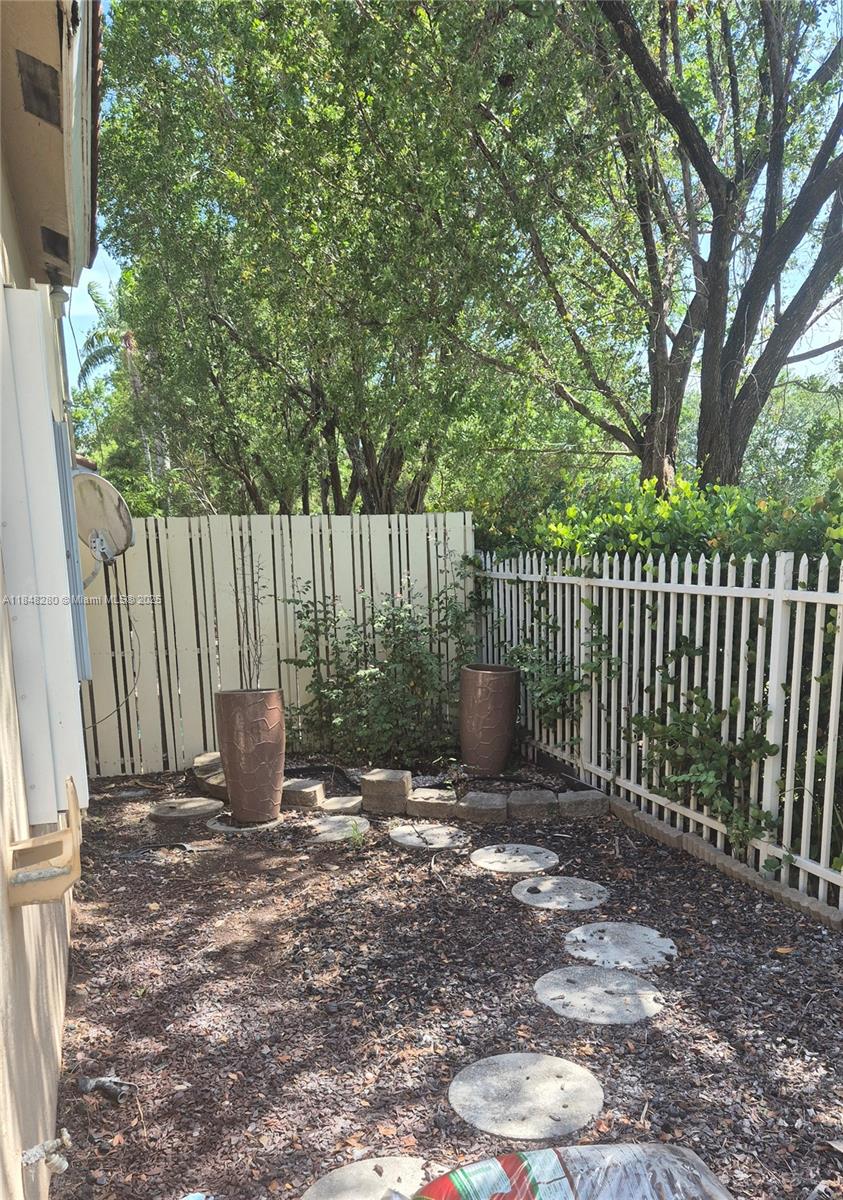 Photo of 1810 Sweetbay Way  (1810), Hollywood, Florida, 33019 - 
