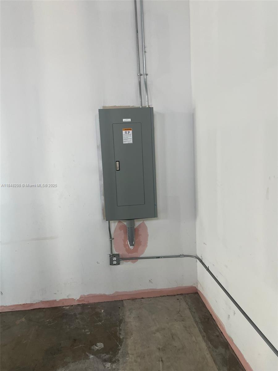 See details 2 / sq. ft. $ 2025-07-28 0 Photo