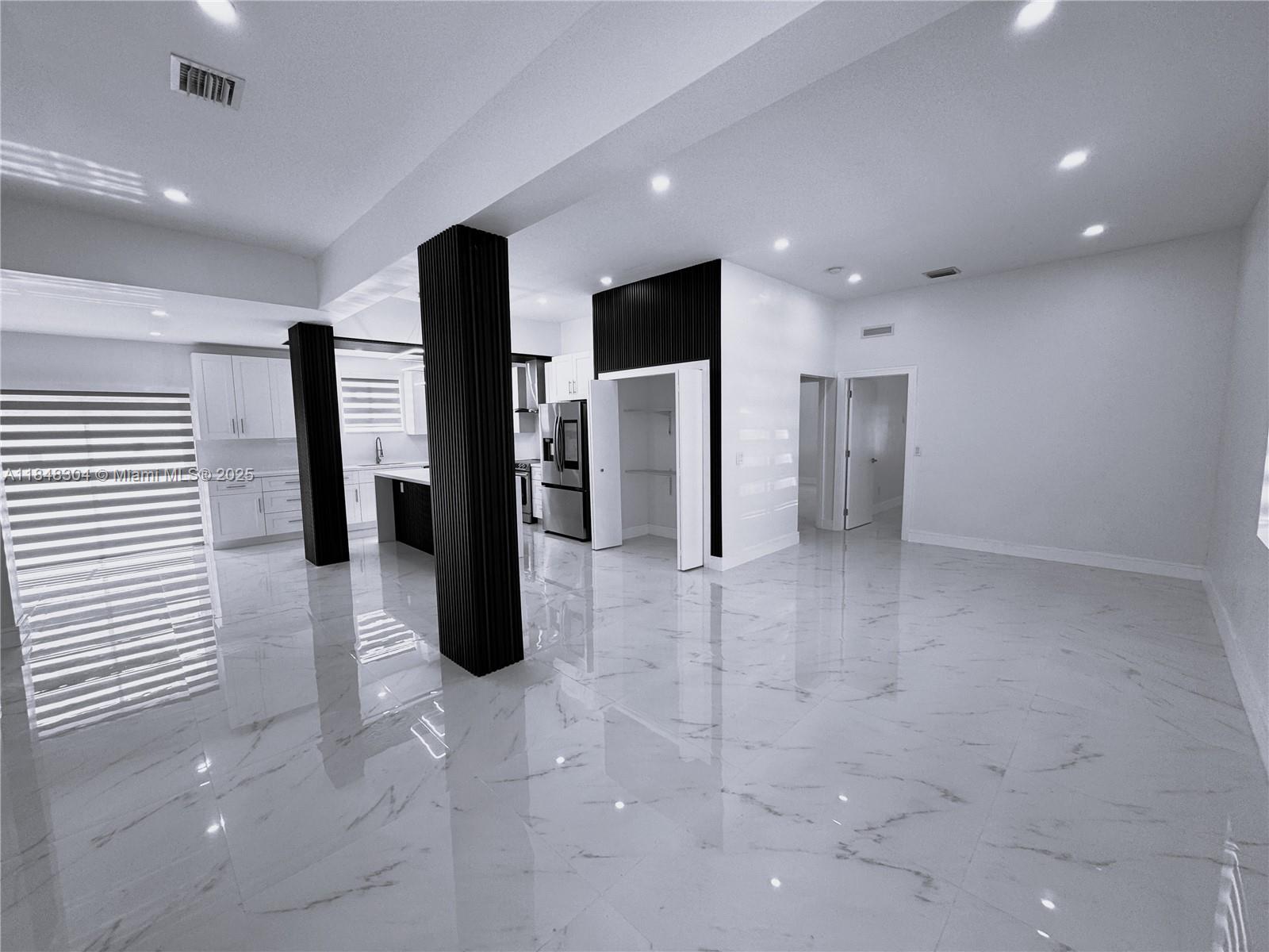 See details / 2157 sq. ft. $ 2025-07-28 0 Photo