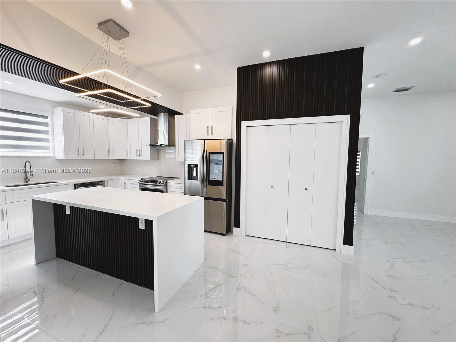 See details / 2157 sq. ft. $ 2025-07-28 0 Photo