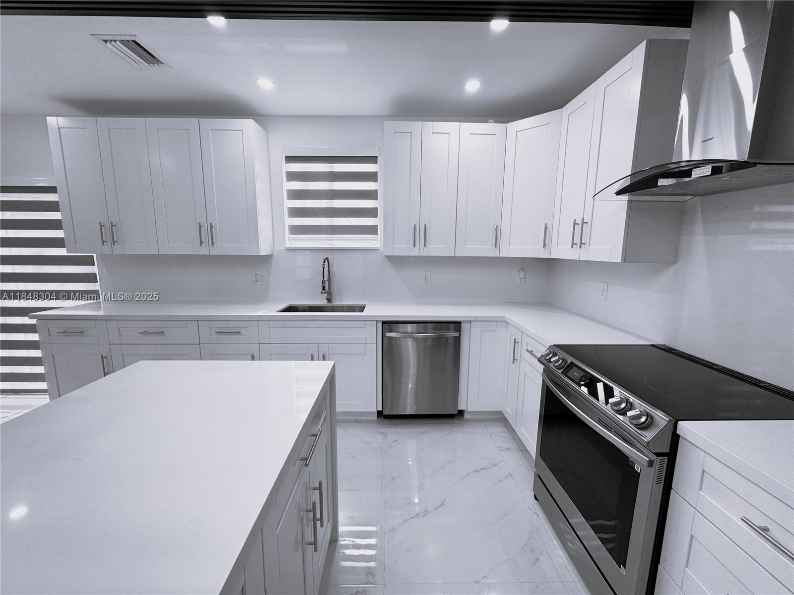 See details / 2157 sq. ft. $ 2025-07-28 0 Photo