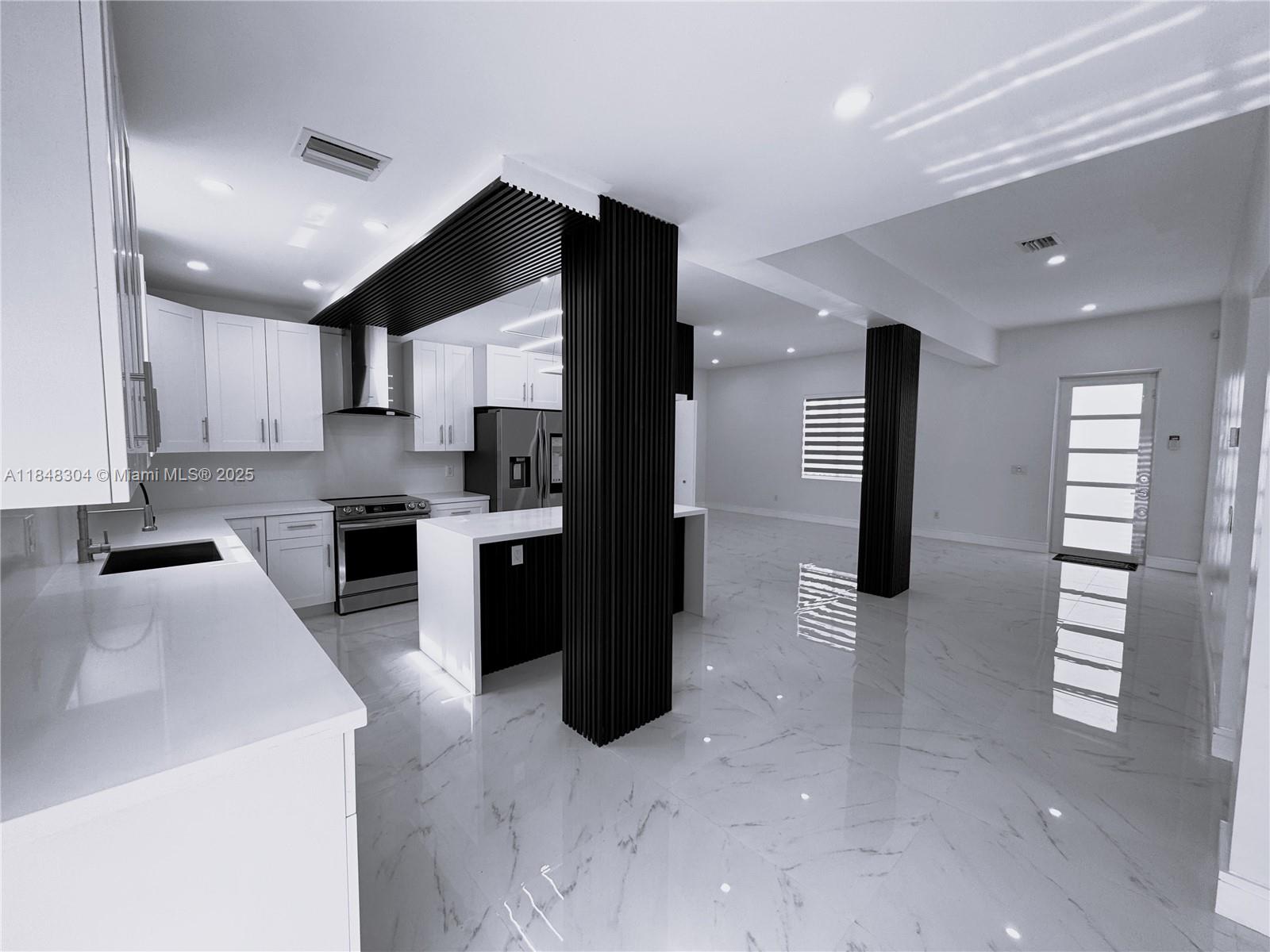 See details / 2157 sq. ft. $ 2025-07-28 0 Photo