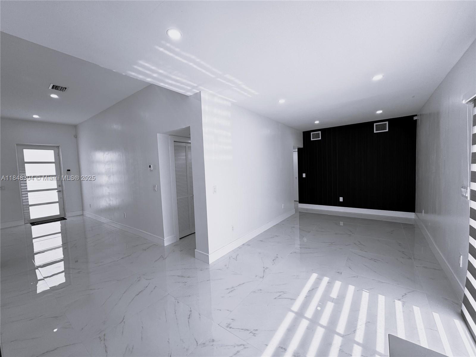 See details / 2157 sq. ft. $ 2025-07-28 0 Photo