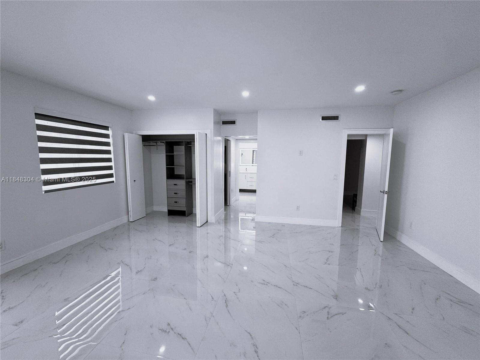 See details / 2157 sq. ft. $ 2025-07-28 0 Photo