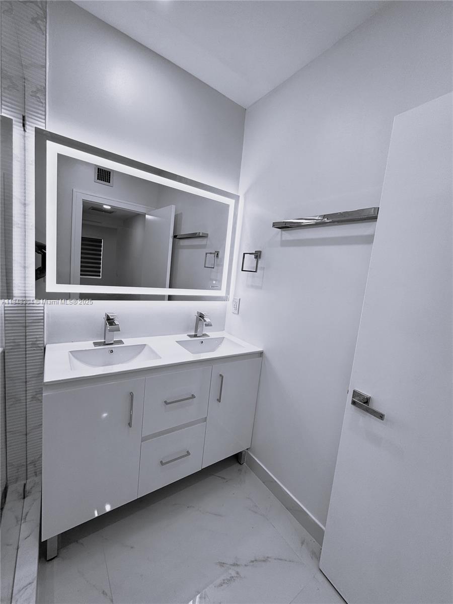 See details / 2157 sq. ft. $ 2025-07-28 0 Photo