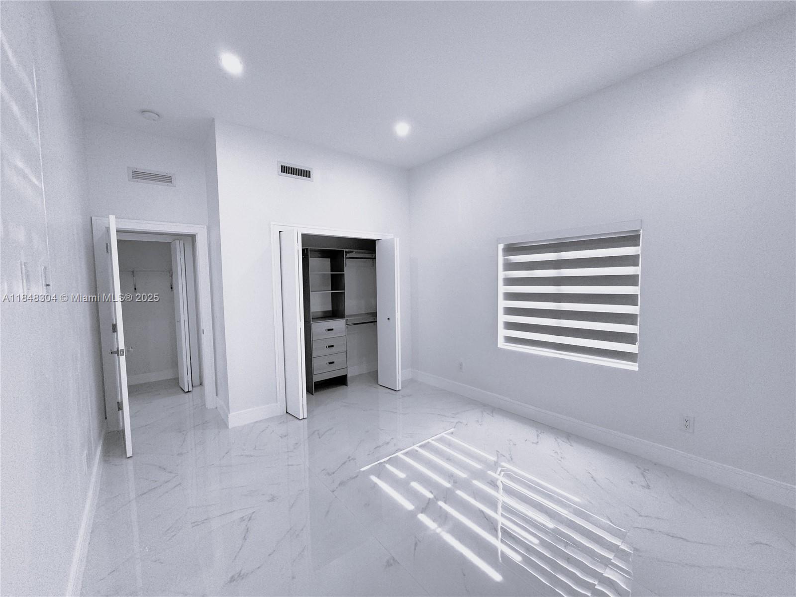 See details / 2157 sq. ft. $ 2025-07-28 0 Photo