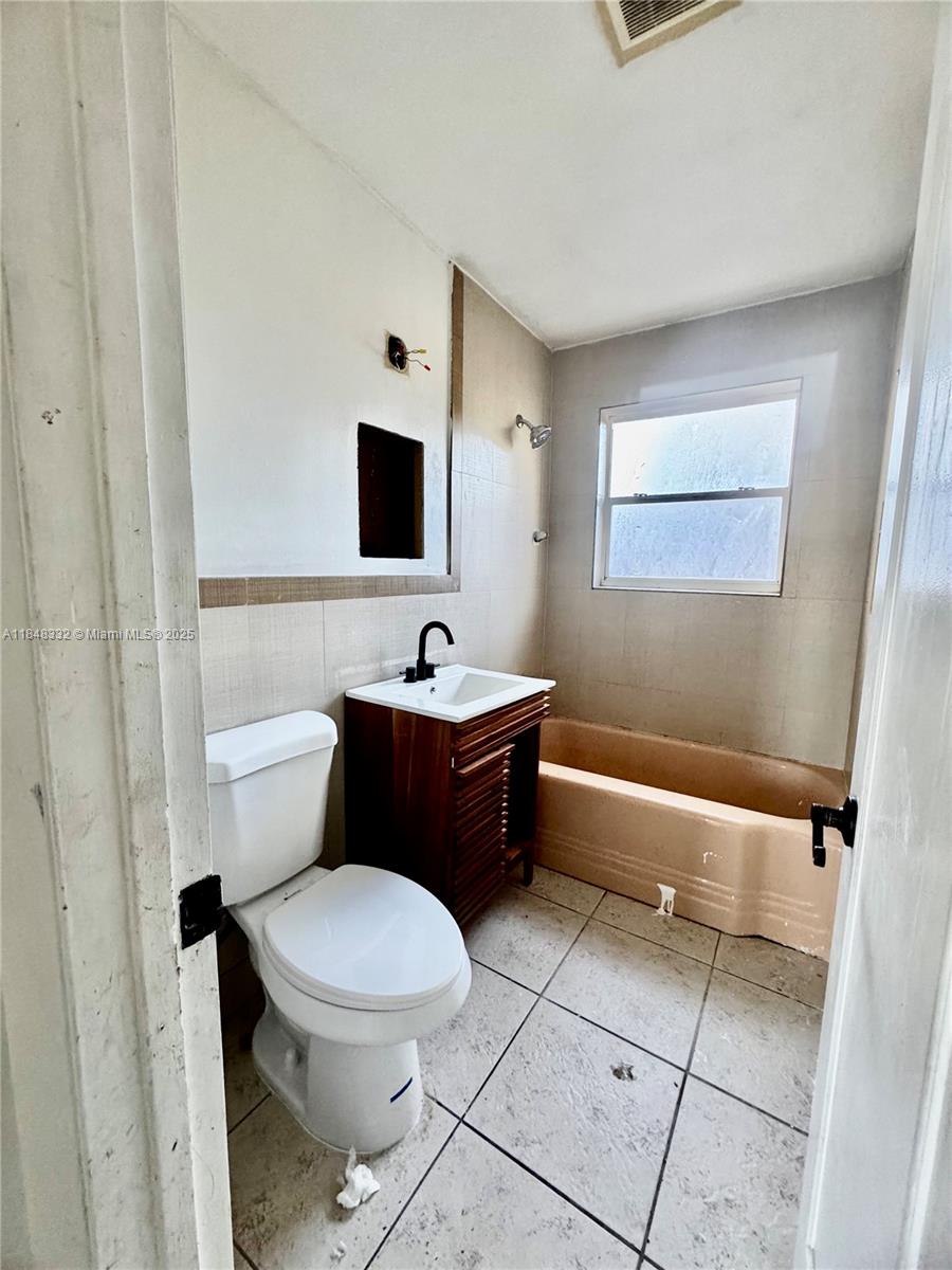 See details / 1689 sq. ft. $ 2025-07-28 0 Photo