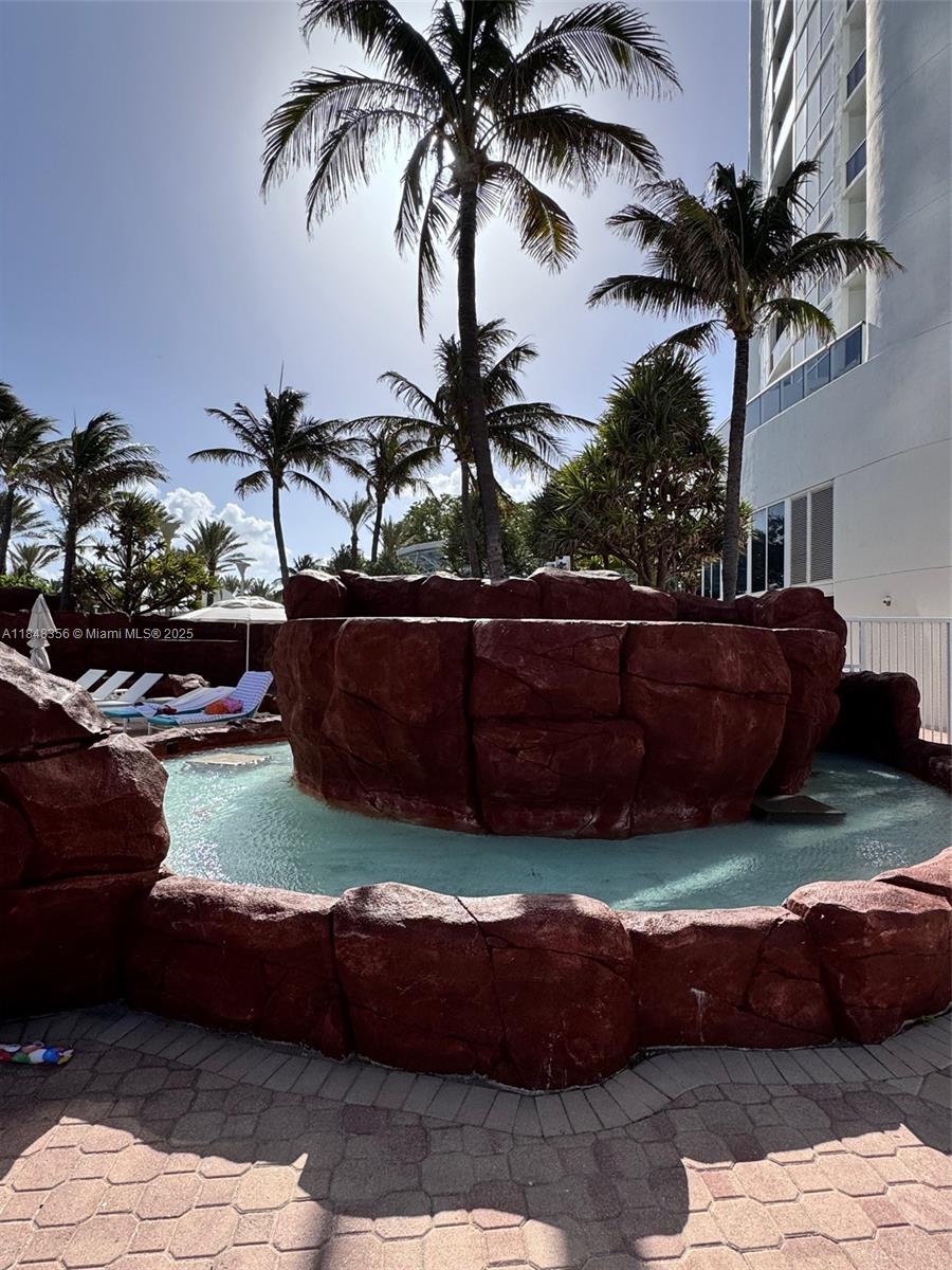 Ver detalles 604 2 / 3 1643 sq. ft. $ 2025-07-28 0 foto