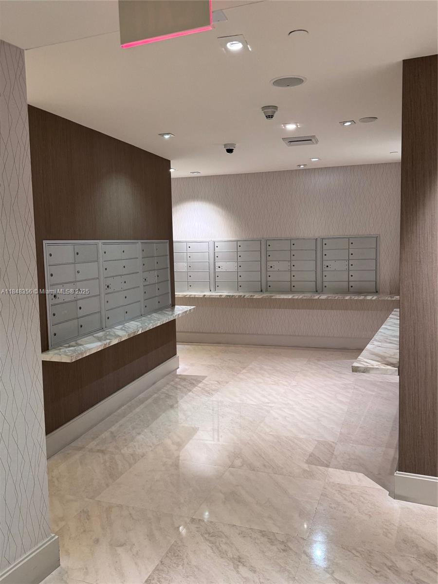 Ver detalles 604 2 / 3 1643 sq. ft. $ 2025-07-28 0 foto