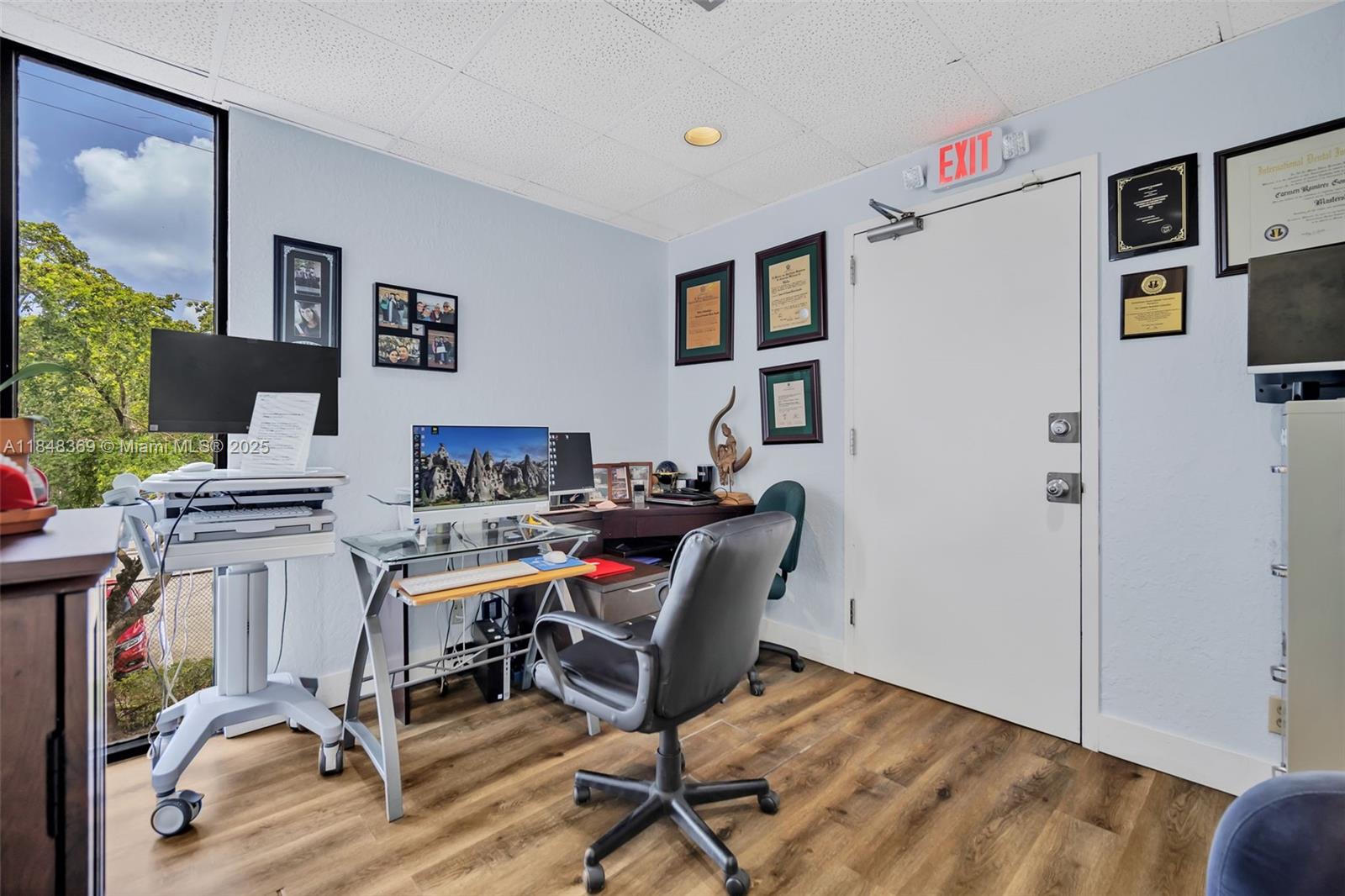   /   sq. ft. $ 2025-07-28 0 foto