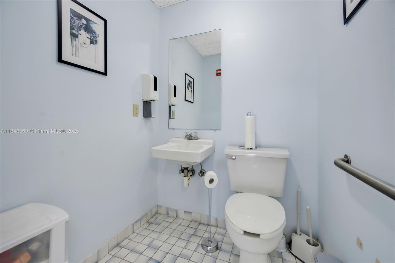   /   sq. ft. $ 2025-07-28 0 foto