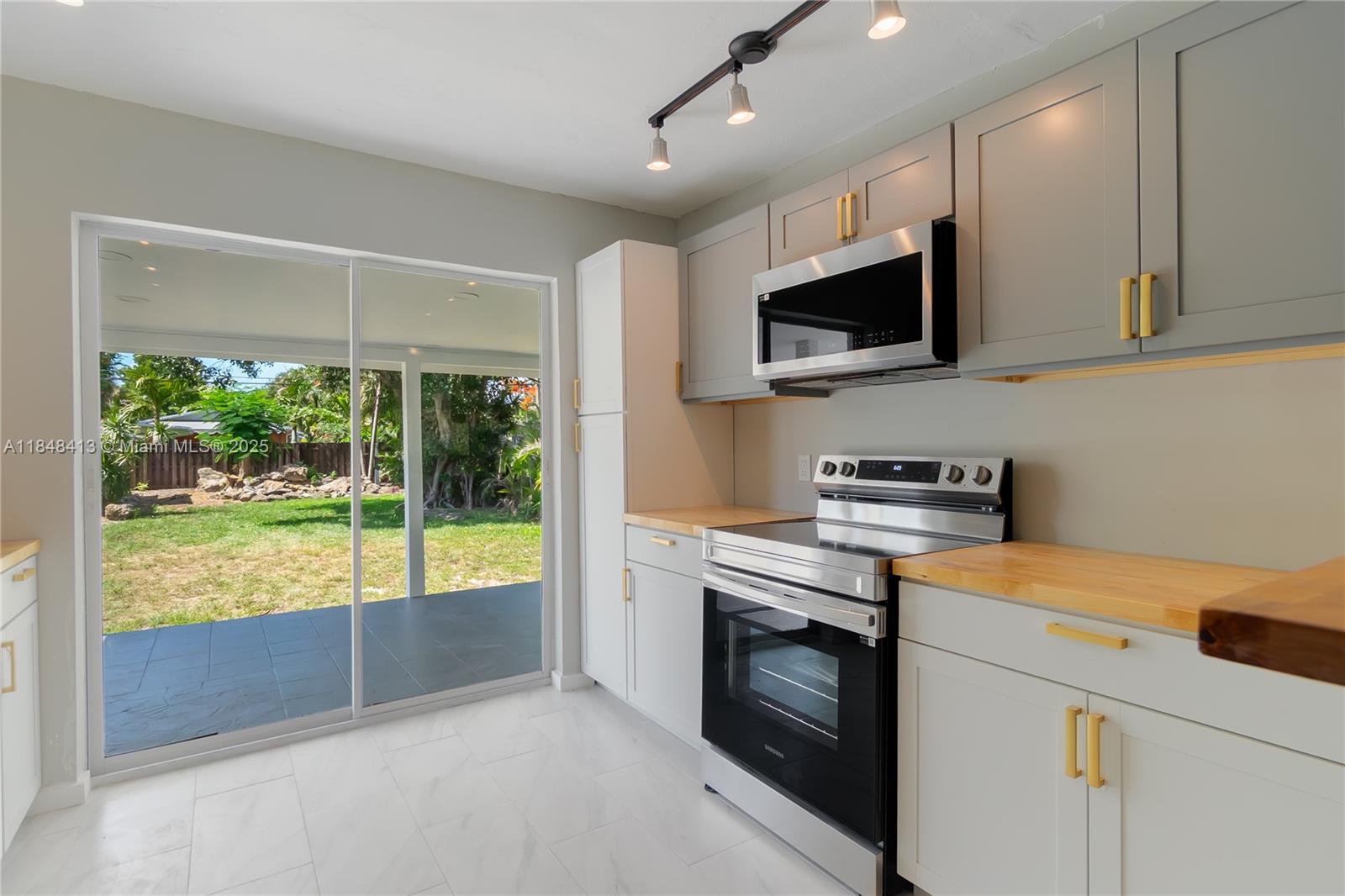 See details / sq. ft. $ 2025-07-28 0 Photo