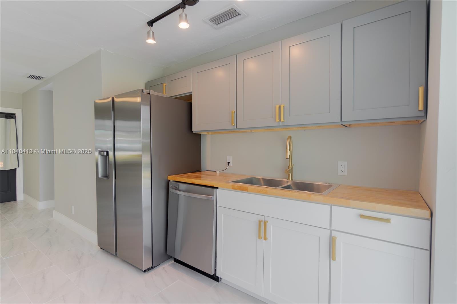 See details / sq. ft. $ 2025-07-28 0 Photo