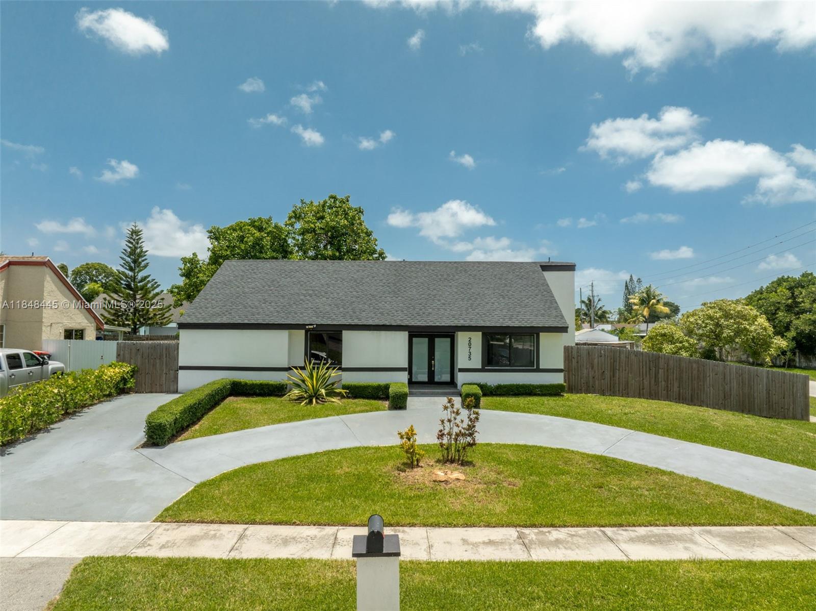 20735 3 / 2 1351 sq. ft. $ 2025-09-10 0 foto