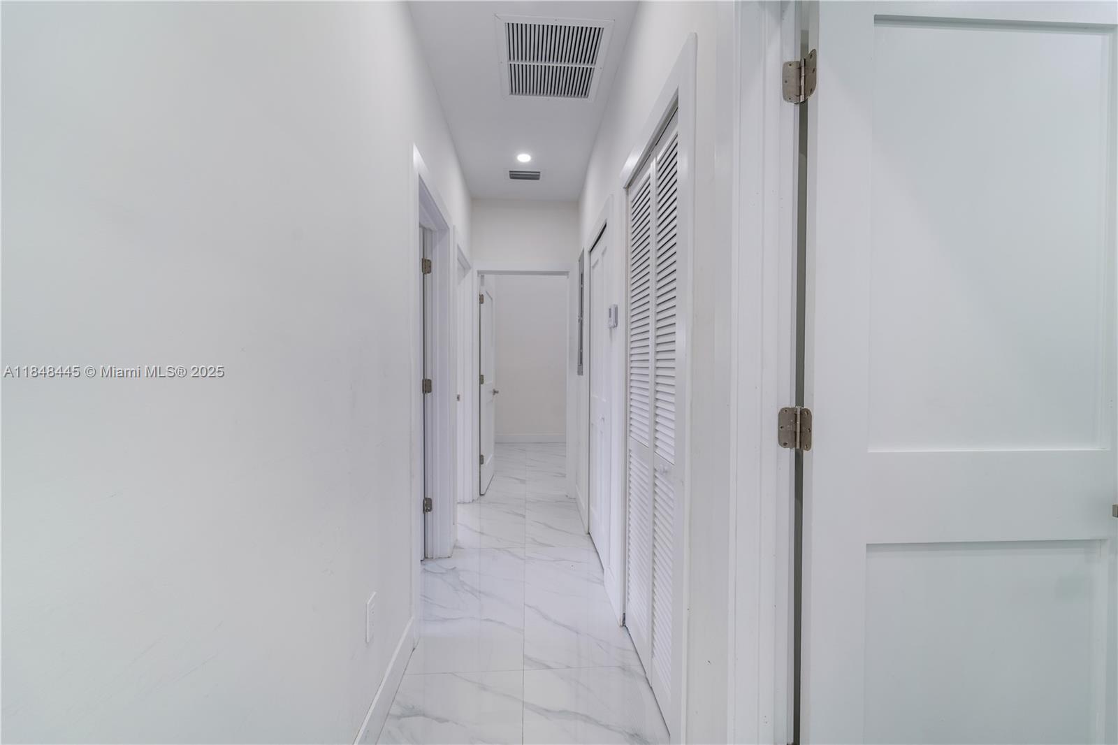 20735 3 / 2 1351 sq. ft. $ 2025-09-10 0 foto