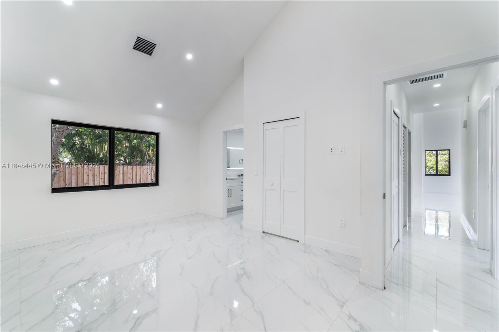 20735 3 / 2 1351 sq. ft. $ 2025-09-10 0 foto