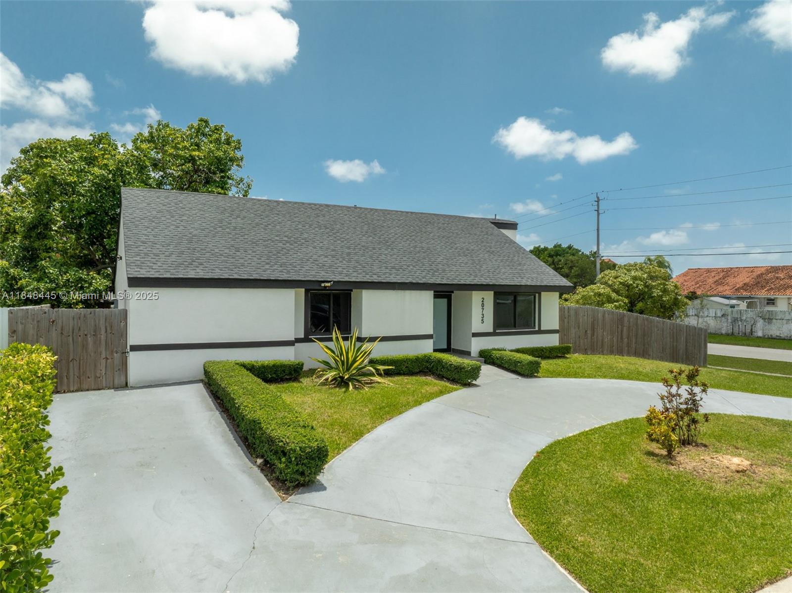 20735 3 / 2 1351 sq. ft. $ 2025-09-10 0 foto