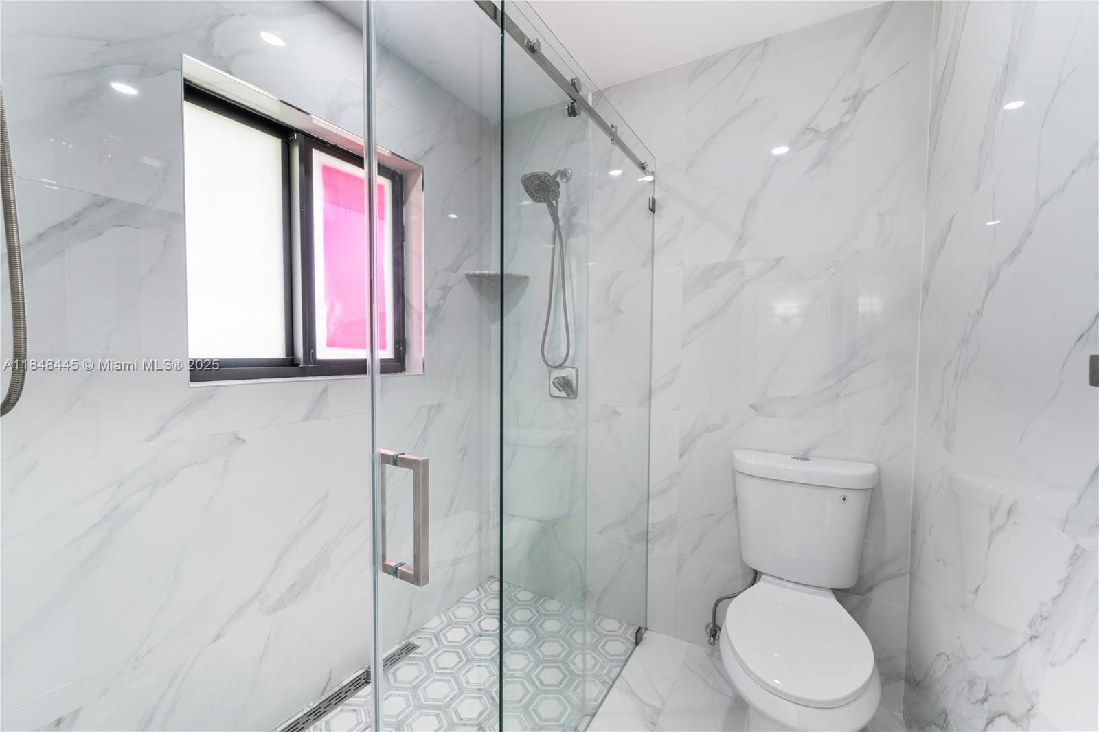 20735 3 / 2 1351 sq. ft. $ 2025-09-10 0 foto