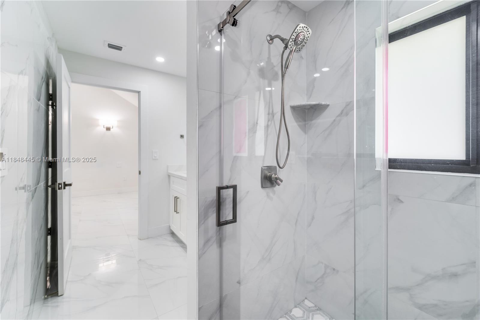 20735 3 / 2 1351 sq. ft. $ 2025-09-10 0 foto