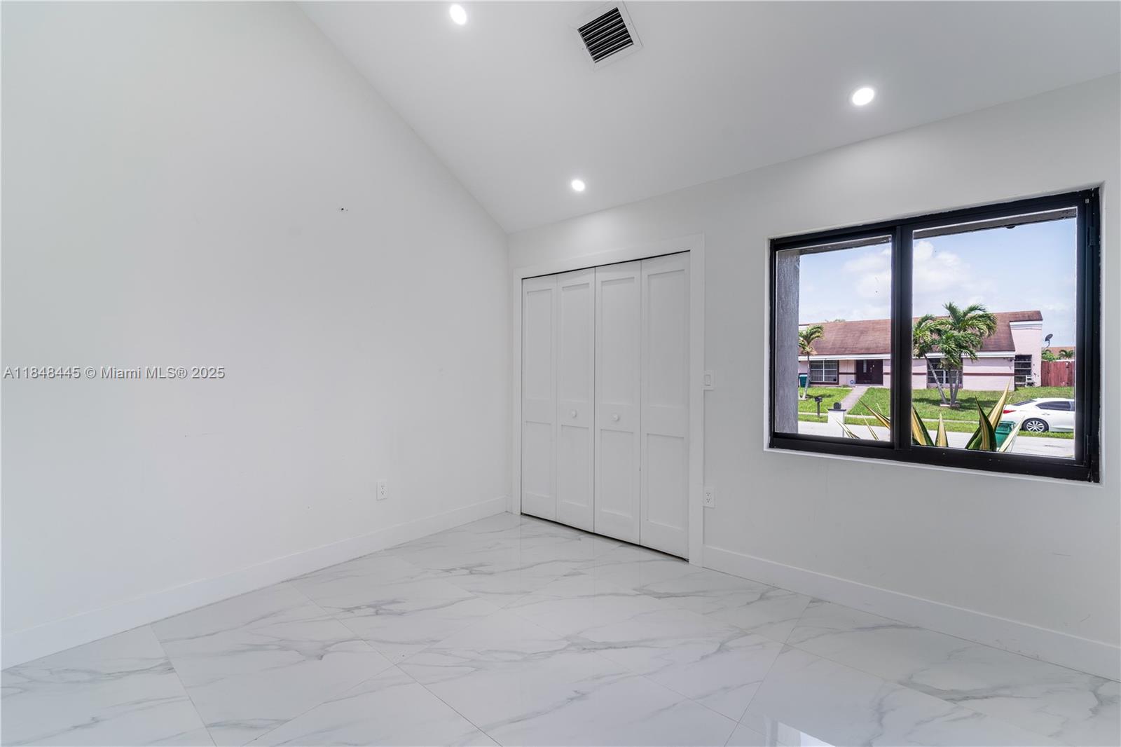 20735 3 / 2 1351 sq. ft. $ 2025-09-10 0 foto