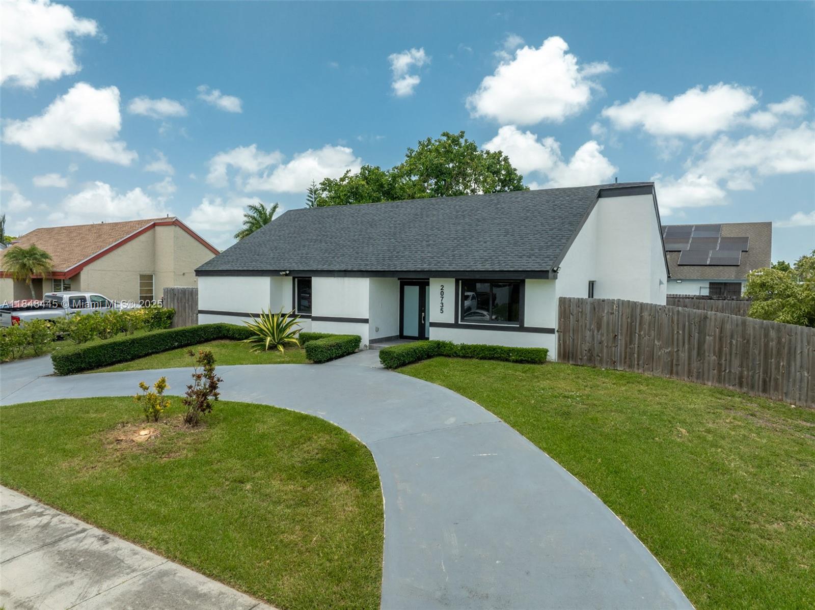 20735 3 / 2 1351 sq. ft. $ 2025-09-10 0 foto