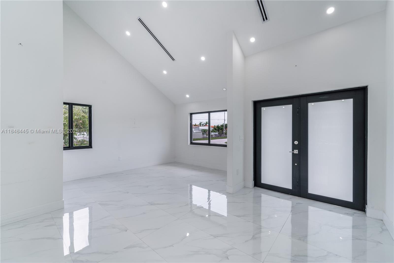 20735 3 / 2 1351 sq. ft. $ 2025-09-10 0 foto