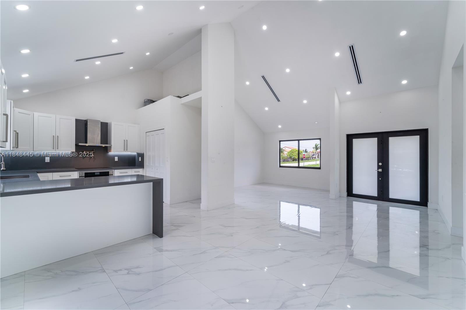 20735 3 / 2 1351 sq. ft. $ 2025-09-10 0 foto