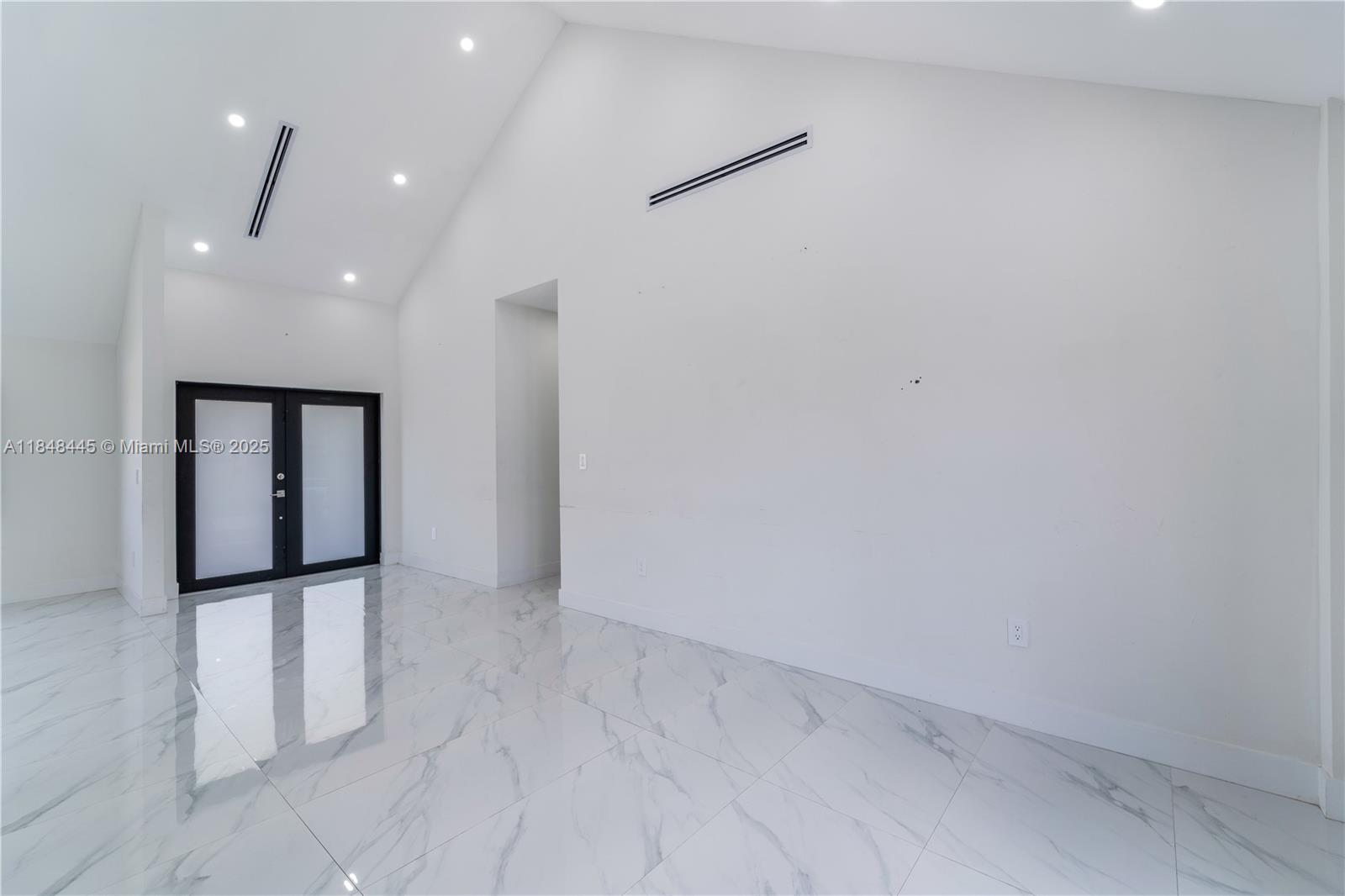 20735 3 / 2 1351 sq. ft. $ 2025-09-10 0 foto