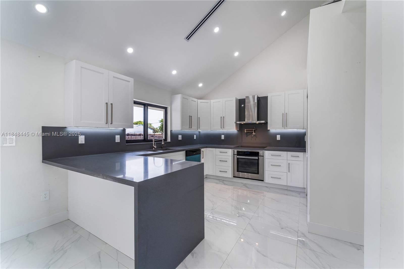 20735 3 / 2 1351 sq. ft. $ 2025-09-10 0 foto