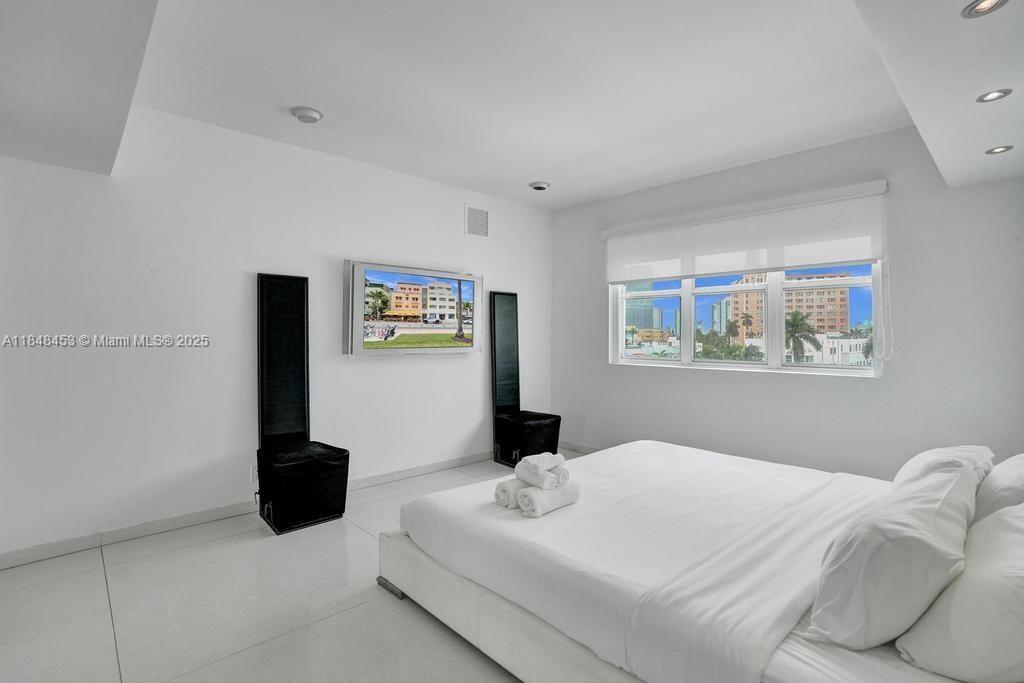 See details 507/509 3 / 2 1440 sq. ft. $ 2025-07-28 0 Photo