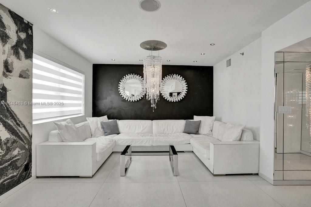 See details 507/509 3 / 2 1440 sq. ft. $ 2025-07-28 0 Photo