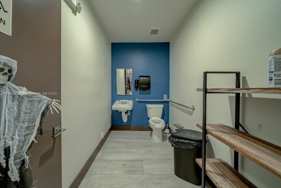 See details / sq. ft. $ 2025-07-28 0 Photo