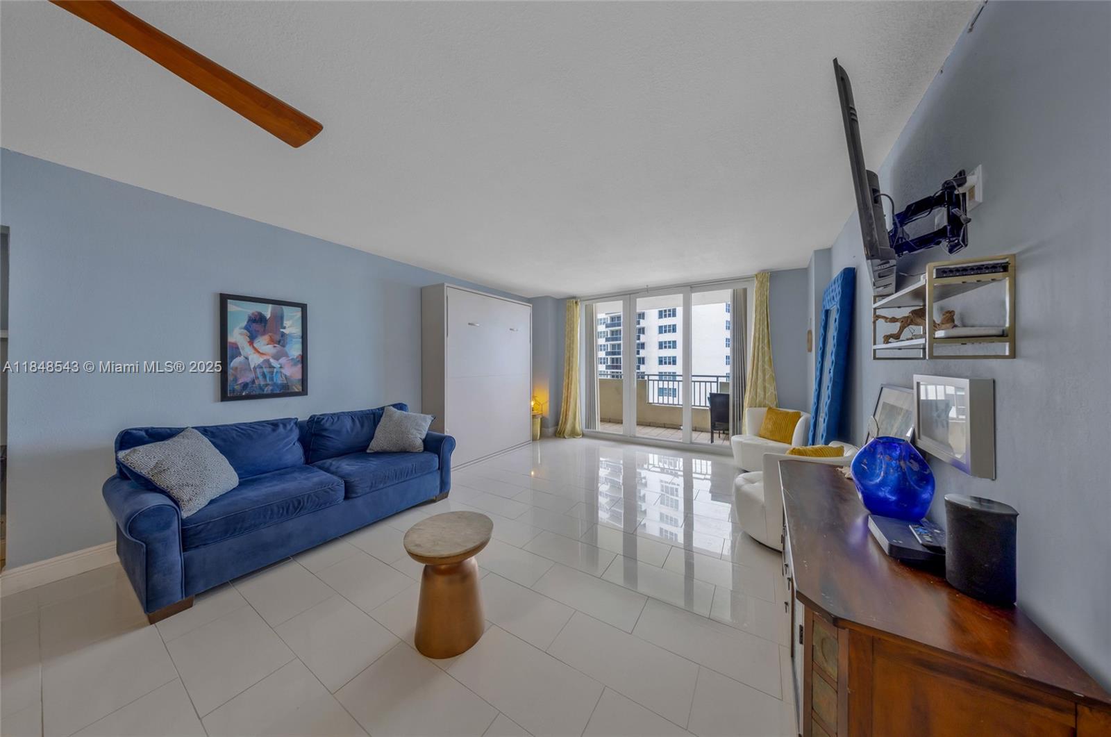 Photo of 3180 Ocean Dr  #607, Hallandale Beach, Florida, 33009 - Living room area