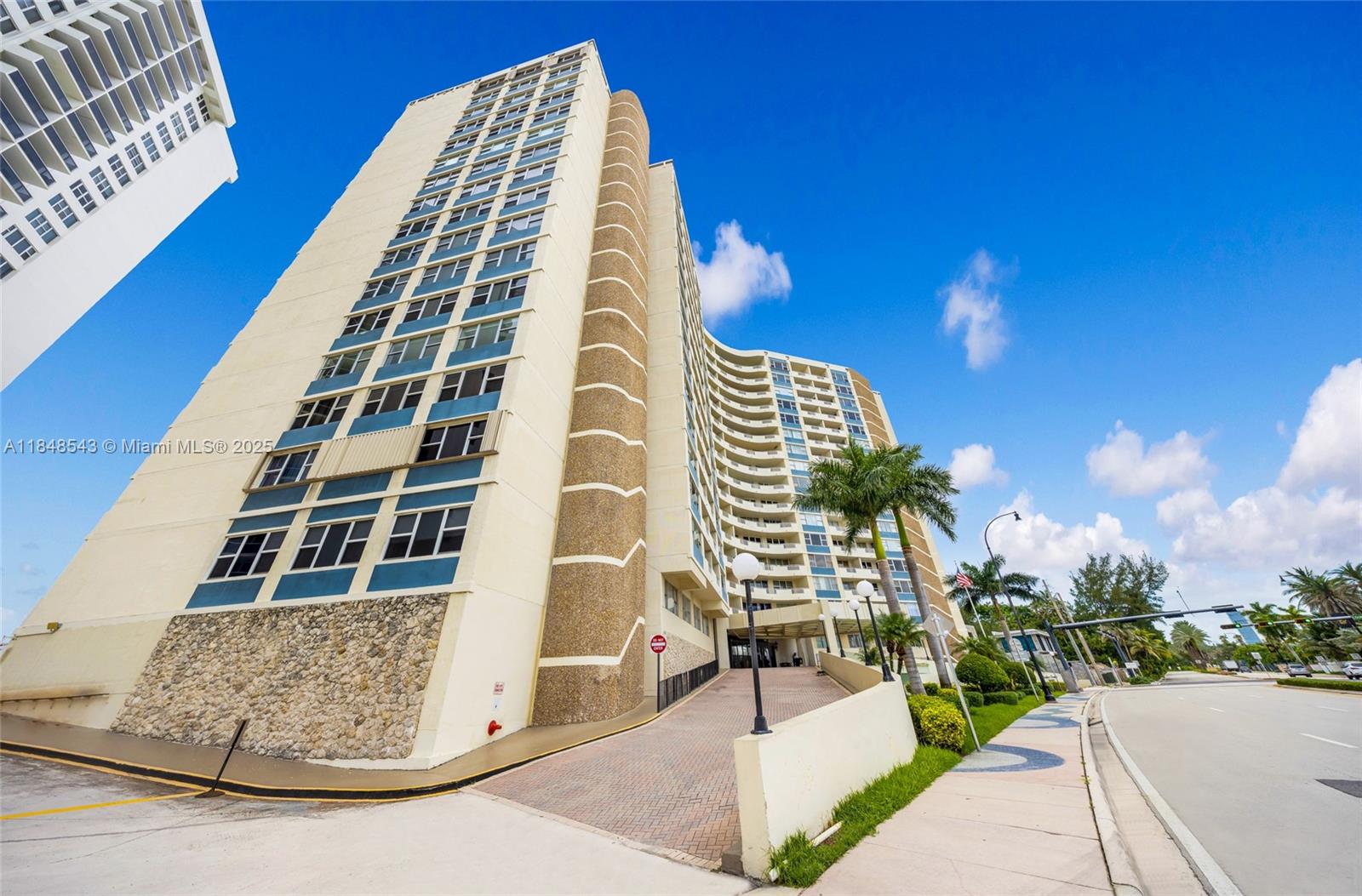 Photo of 3180 Ocean Dr  #607, Hallandale Beach, Florida, 33009 - Exterior Building