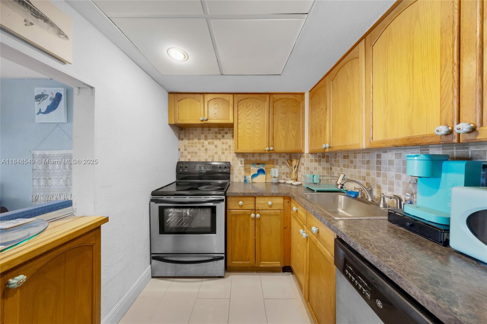 Photo of 3180 Ocean Dr  #607, Hallandale Beach, Florida, 33009 - Kitchen area
