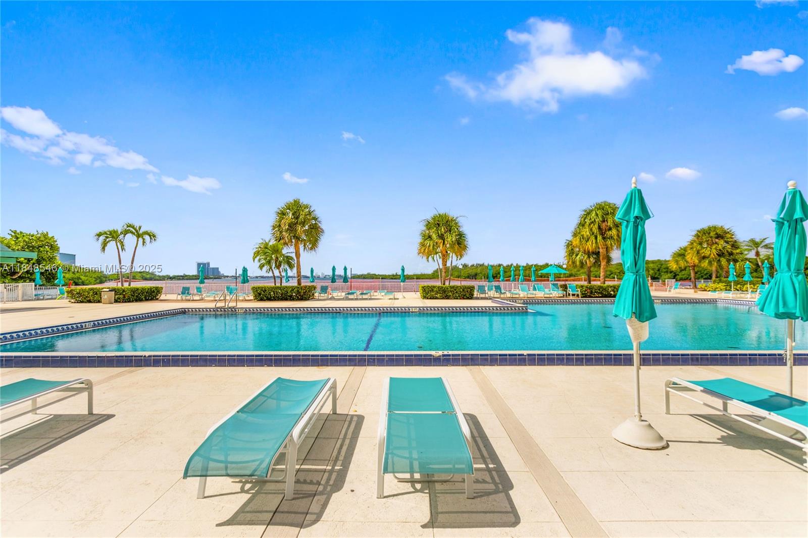 725 1 / 2 762 sq. ft. $ 2025-09-22 0 Photo