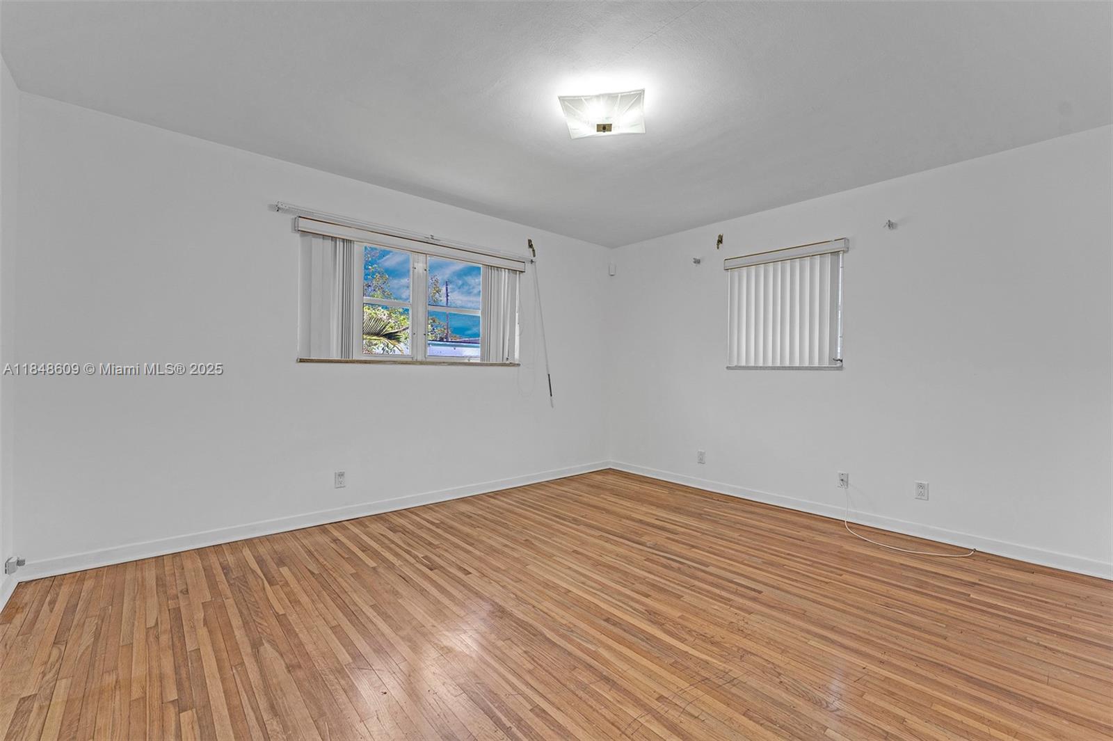 See details / sq. ft. $ 2025-07-29 0 Photo