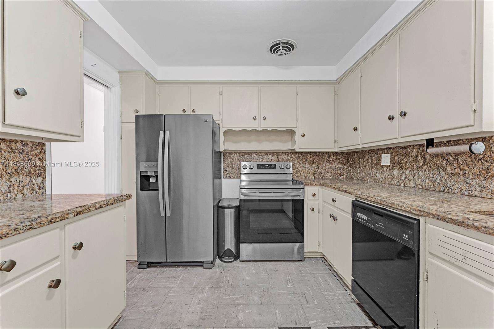 See details / sq. ft. $ 2025-07-29 0 Photo